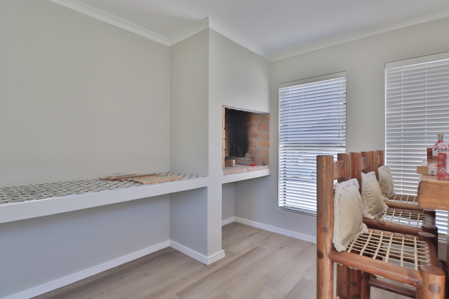 3 Bedroom Property for Sale in Aan de Wijnlanden Western Cape